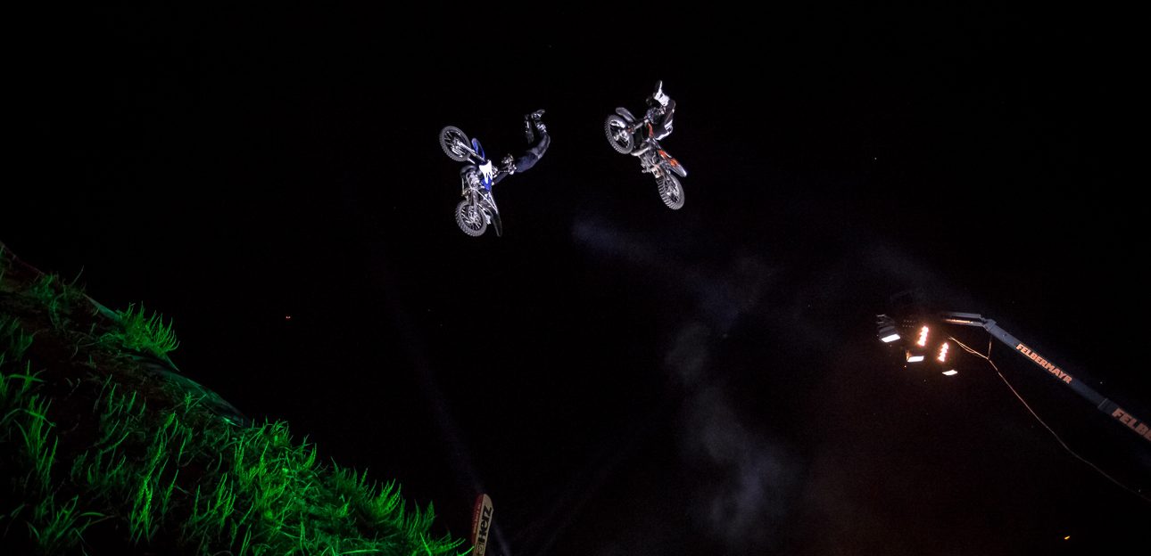 Halsbrecherische Stunts im Luftraum über Großhartmannsdorf: Das war der HERZ FMX Contest 2016